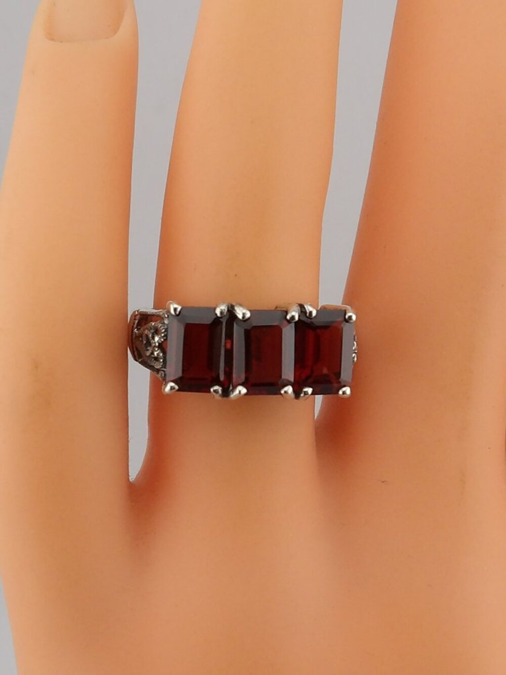 Vintage Sterling Silver Emerald Cut Garnet Stone Ring
